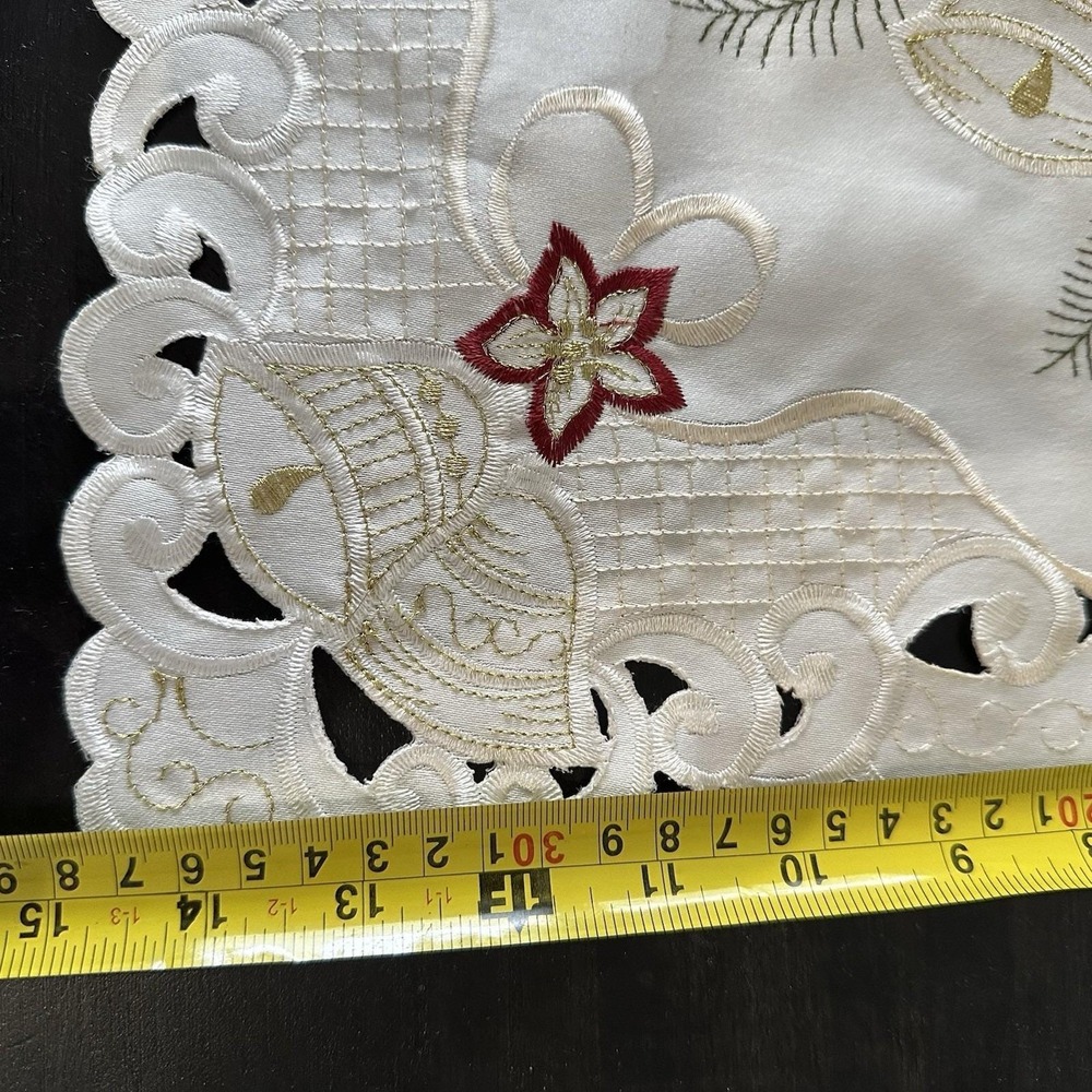 VTG New Poinsettia Cutwork‎ Table Piece Cream Rectangle Christmas Centerpiece - Picture 6 of 6